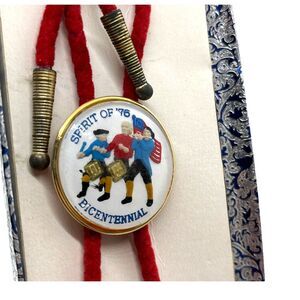 Bicentennial Bolo Tie Spirit Of 1976 Made in USA Fife & Drum In Box with Flaws